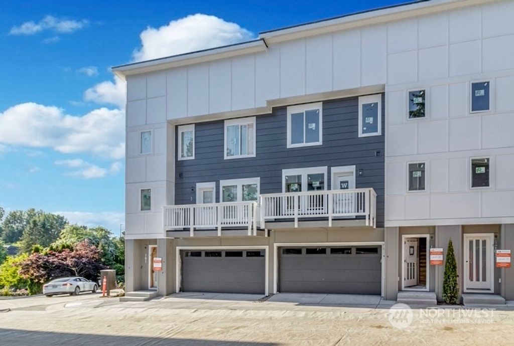 Photo of 8034 NE 177th Place #102, Kenmore, WA 98028 (MLS # 2142216)