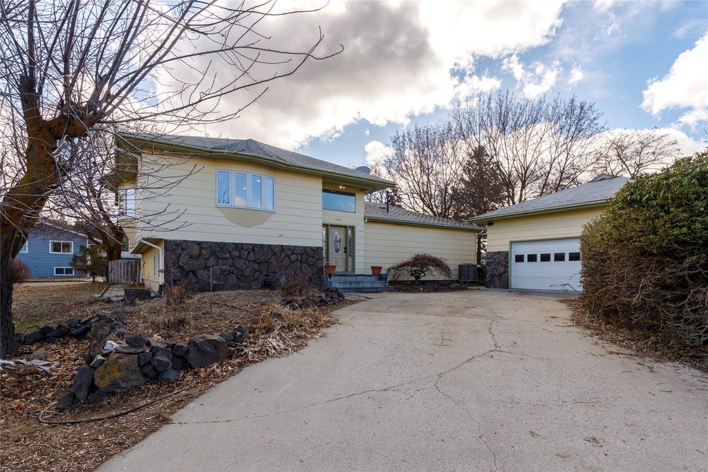 Photo of 200 Sunny Drive, Electric City, WA 99123 (MLS # 2596515)