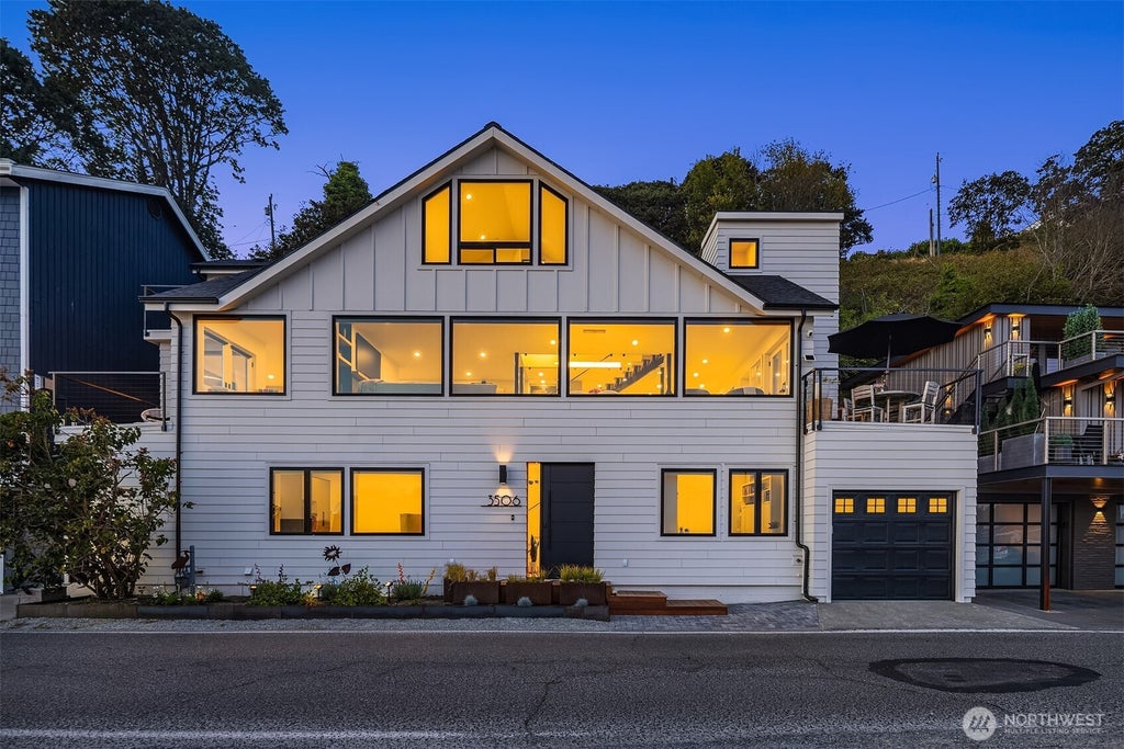 Photo of 3506 SW 172nd Street, Burien, WA 98166 (MLS # 2576467)