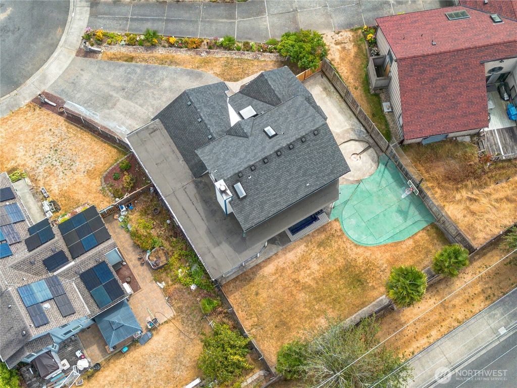 Photo of 32351 20th Place SW, Federal Way, WA 98023 (MLS # 2417479)