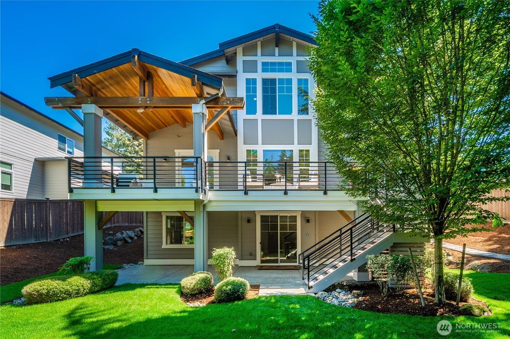 Photo of 2005 105th Avenue NE, Bellevue, WA 98004 (MLS # 2437645)