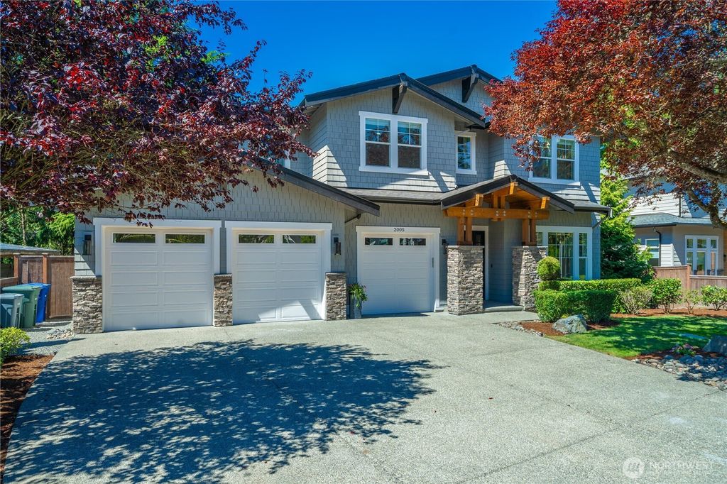Photo of 2005 105th Avenue NE, Bellevue, WA 98004 (MLS # 2437645)