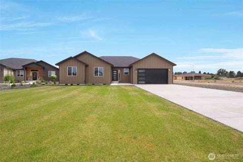 Photo of 6425 Road 2.15 NE, Moses Lake, WA 98837 (MLS # 2554005)