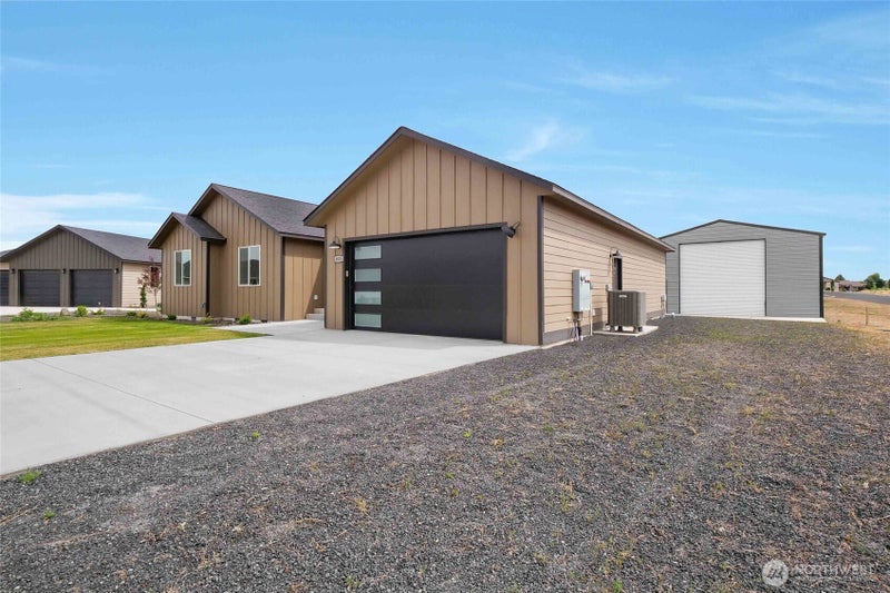 6425 Road 2.15 NE
