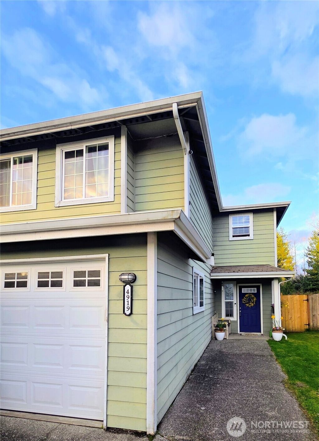 Photo of 4919 106th St St NE, Marysville, WA 98270 (MLS # 2476444)