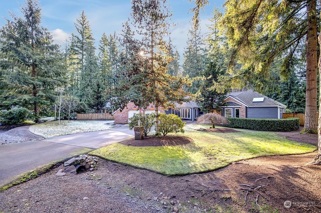 Photo of 24215 NE 7th Place, Sammamish, WA 98074 (MLS # 2324314)