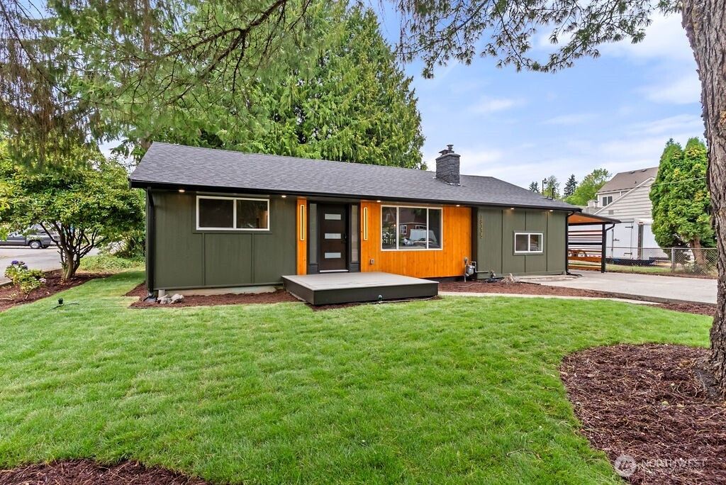 Photo of 18335 Ashworth Avenue, Shoreline, WA 98133 (MLS # 2455278)