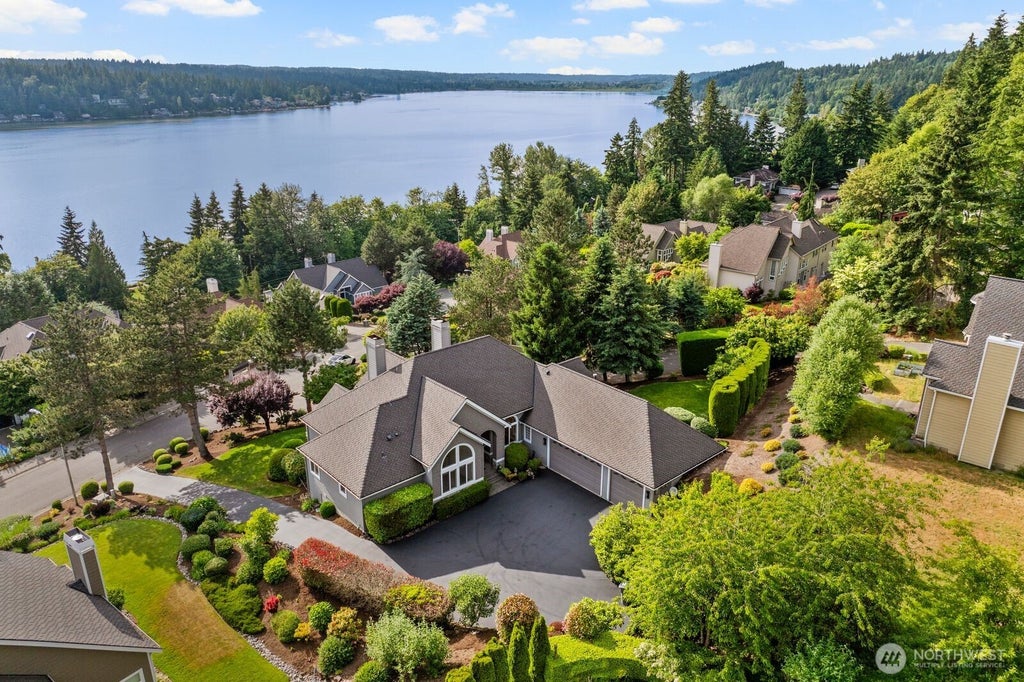 Photo of 1642 204th Avenue NE, Sammamish, WA 98074 (MLS # 2536096)