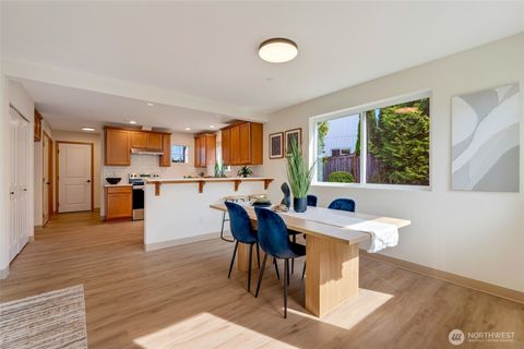 Photo of 3910 132nd Street SW #E, Lynnwood, WA 98087 (MLS # 2489674)