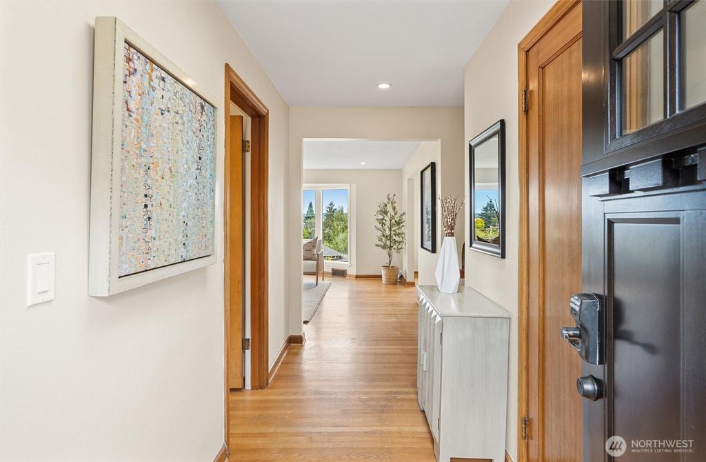 Photo of 730 W Etruria Street, Seattle, WA 98119 (MLS # 2431418)