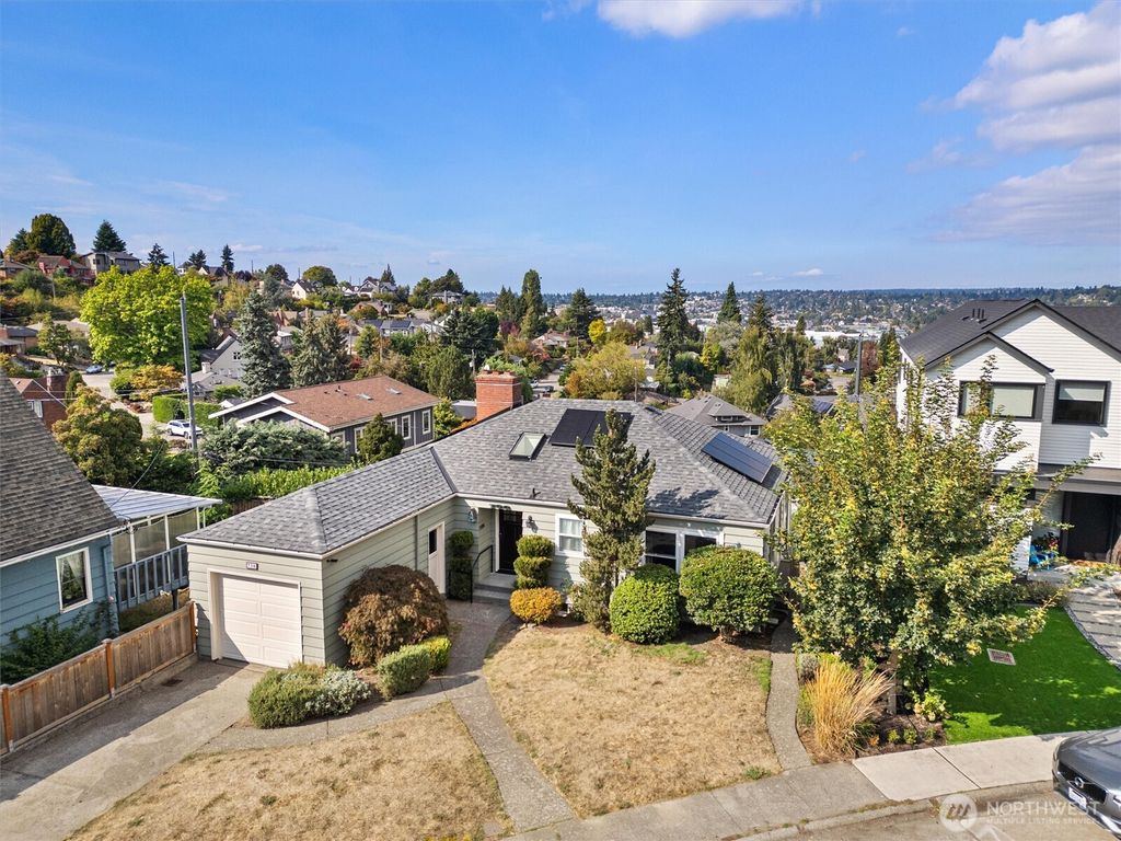 Photo of 730 W Etruria Street, Seattle, WA 98119 (MLS # 2431418)