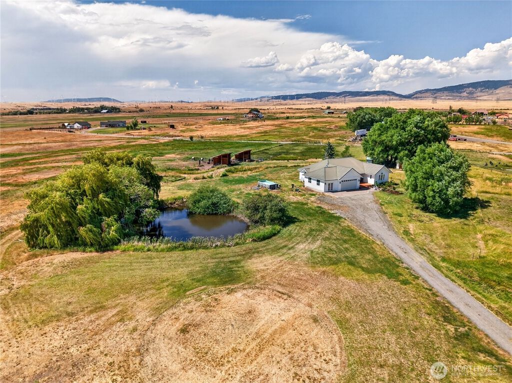 Photo of 430 Back Country Drive, Ellensburg, WA 98926 (MLS # 2553424)