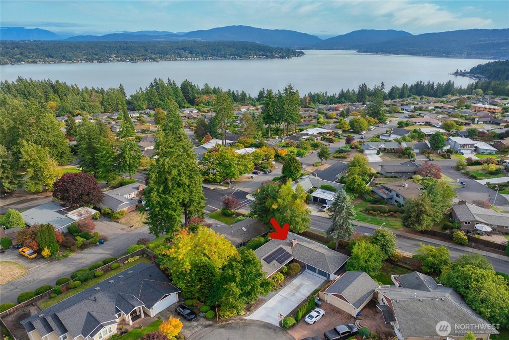 Photo of 17127 NE 8th Place, Bellevue, WA 98008 (MLS # 2436429)