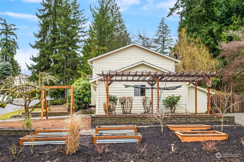 Photo of 12411 NE 4th Place, Bellevue, WA 98005 (MLS # 2043428)