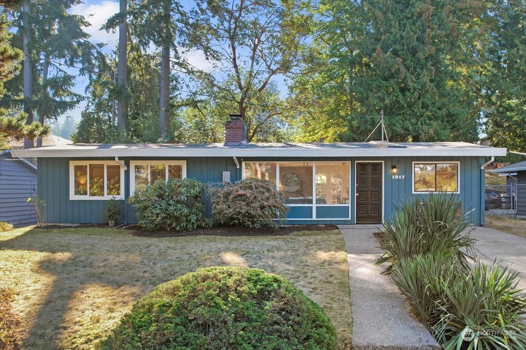 Photo of 1817 N 204th Place, Shoreline, WA 98133 (MLS # 2003885)