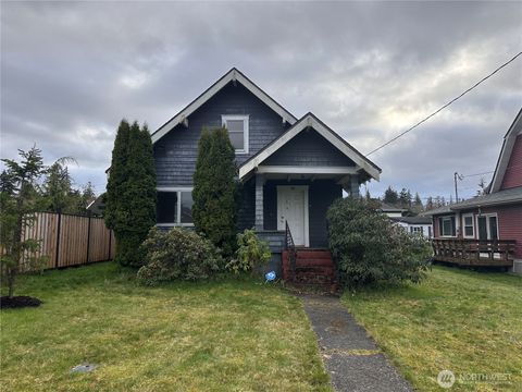 1112 4th Street Cosmopolis WA 98537