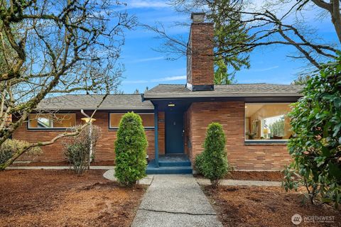 Photo of 9802 15th Avenue NE, Seattle, WA 98115 (MLS # 2471967)