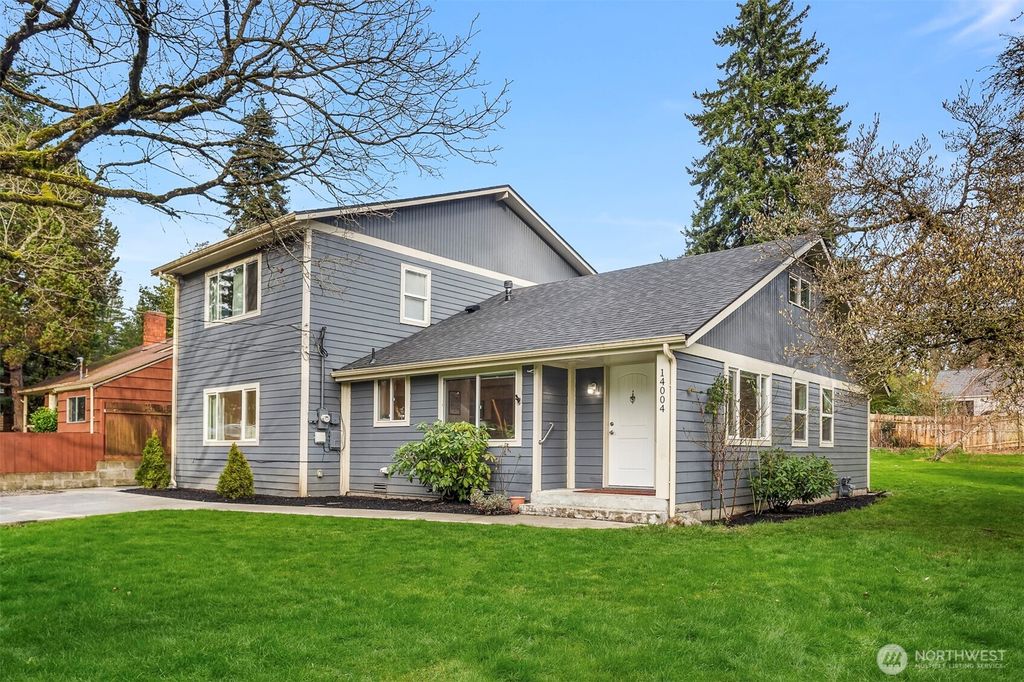 Photo of 14004 17th Avenue NE, Seattle, WA 98125 (MLS # 2481844)