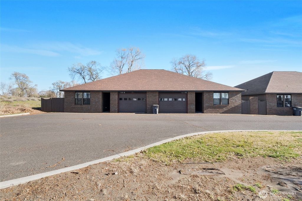 Photo of 1331 NE Nanto Road #A&amp;B, Moses Lake, WA 98837 (MLS # 2501139)
