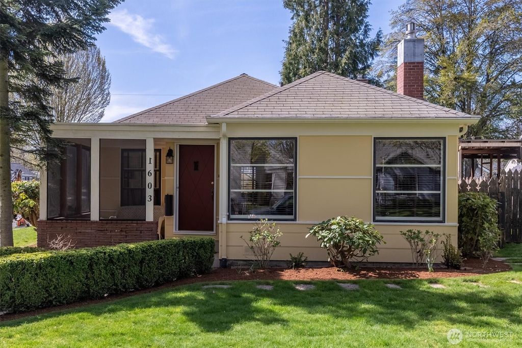 Photo of 1603 23rd Avenue, Longview, WA 98632 (MLS # 2503043)