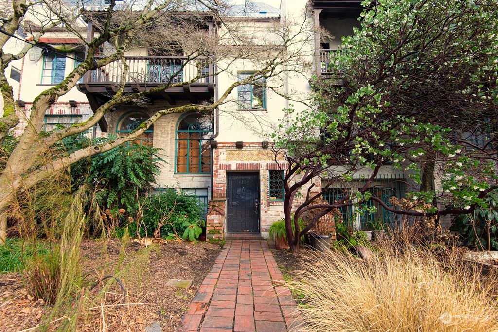 Photo of 4204 11th Avenue NE #2, Seattle, WA 98105 (MLS # 2196733)