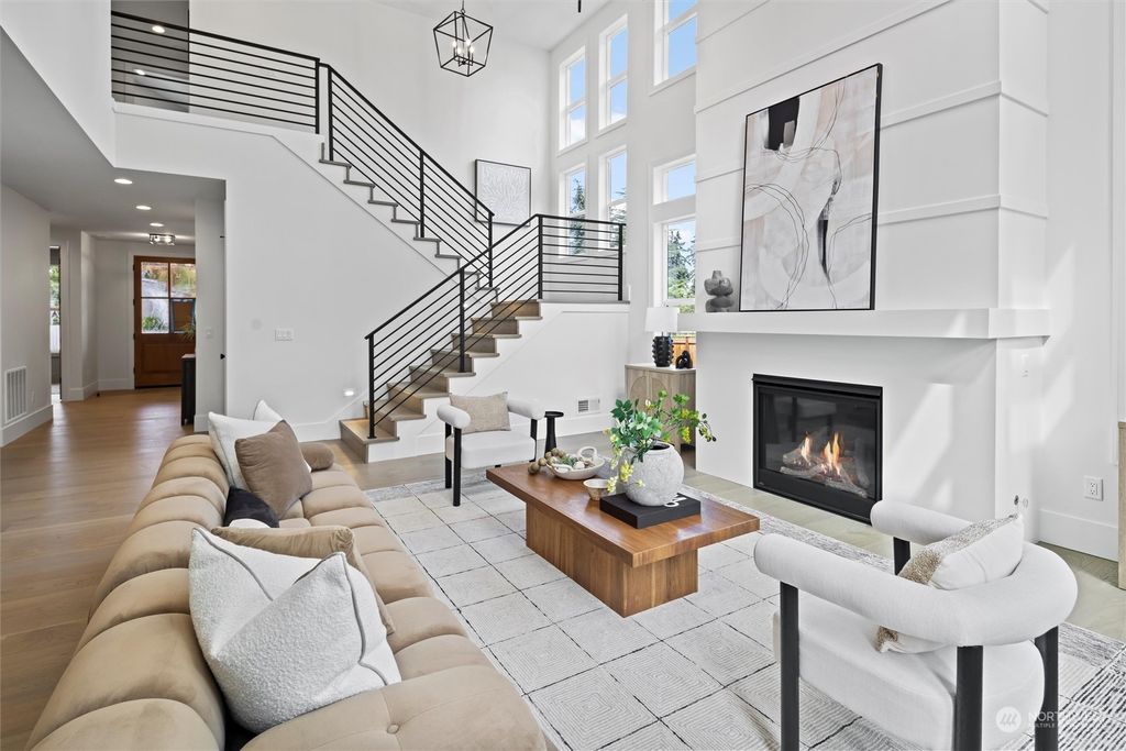 Photo of 6920 120th Avenue NE, Kirkland, WA 98033 (MLS # 2297300)