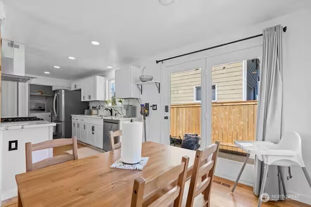 Photo of 28615 14th Avenue S, Federal Way, WA 98003 (MLS # 2484537)