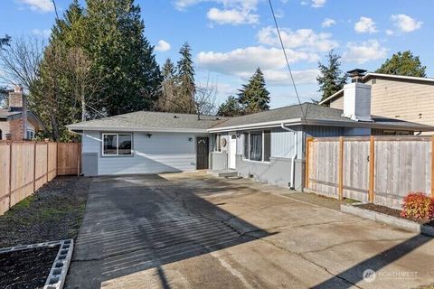 Photo of 28615 14th Avenue S, Federal Way, WA 98003 (MLS # 2484537)