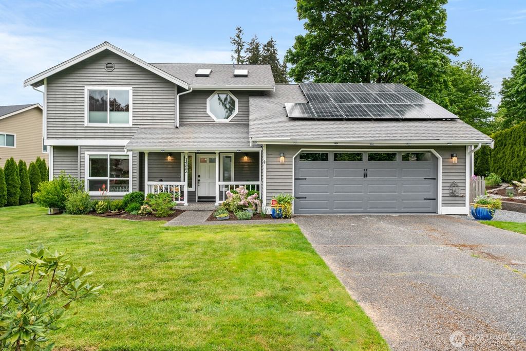 Photo of 14523 89th Place NE, Kenmore, WA 98028 (MLS # 2374950)