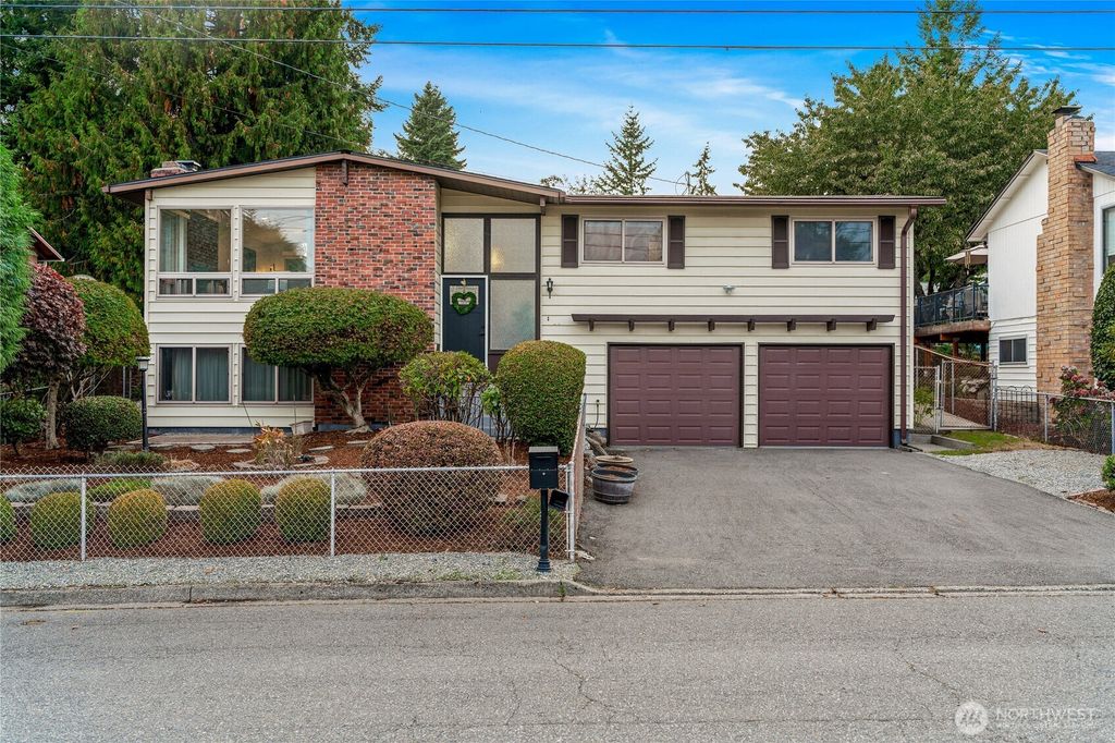 Photo of 20625 9th Avenue S, Des Moines, WA 98198 (MLS # 2443969)