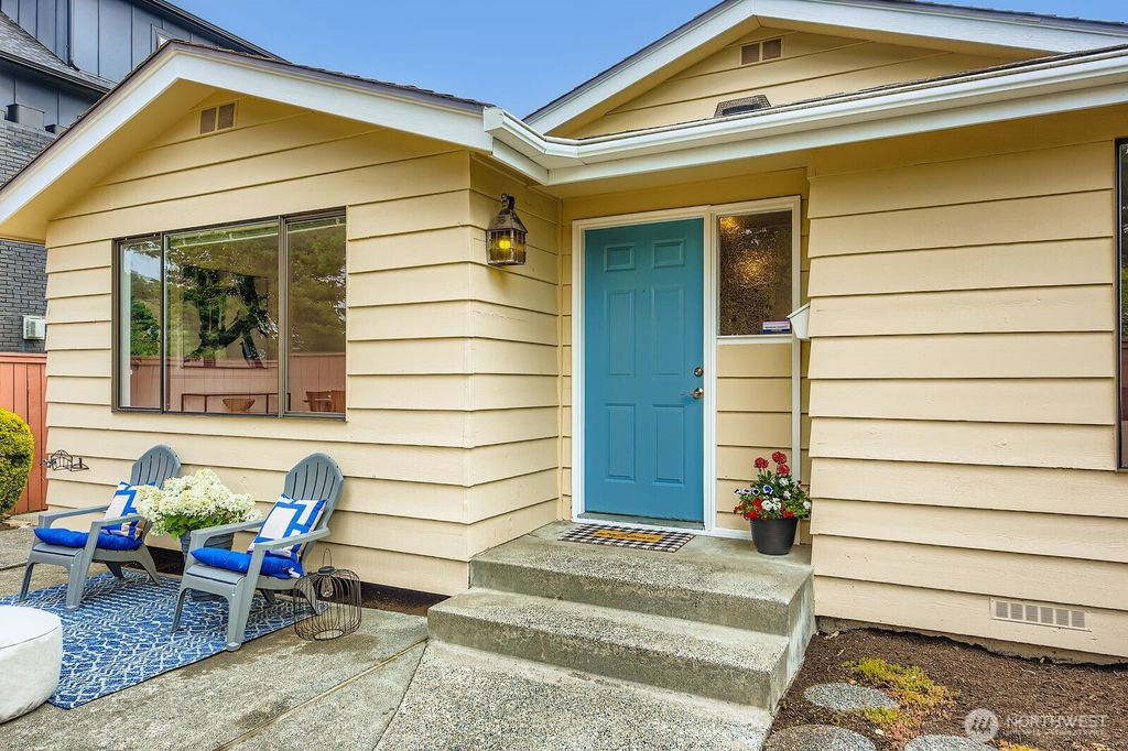 Photo of 3226 29th Avenue W, Seattle, WA 98199 (MLS # 2401277)