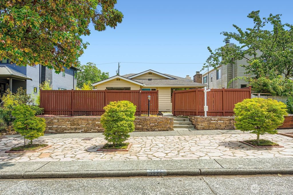 Photo of 3226 29th Avenue W, Seattle, WA 98199 (MLS # 2401277)