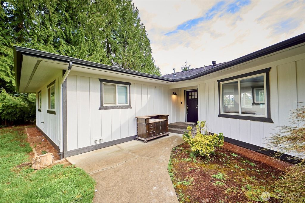 Photo of 13811 2nd Avenue NE, Tulalip, WA 98271 (MLS # 2352194)