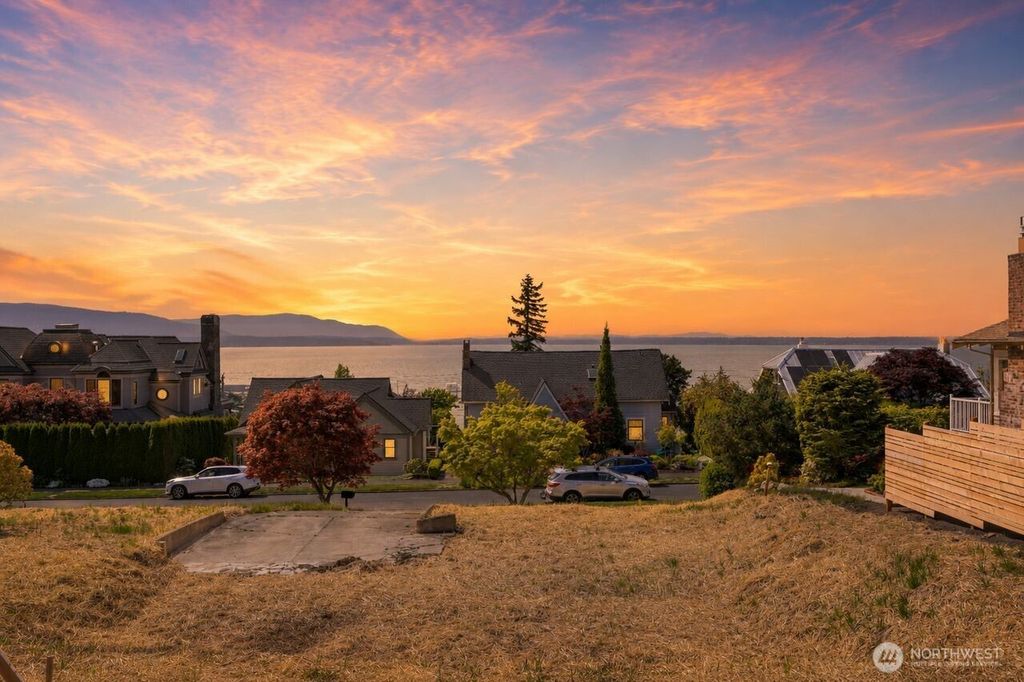 Photo of 1027 15th Street, Bellingham, WA 98225 (MLS # 2522194)