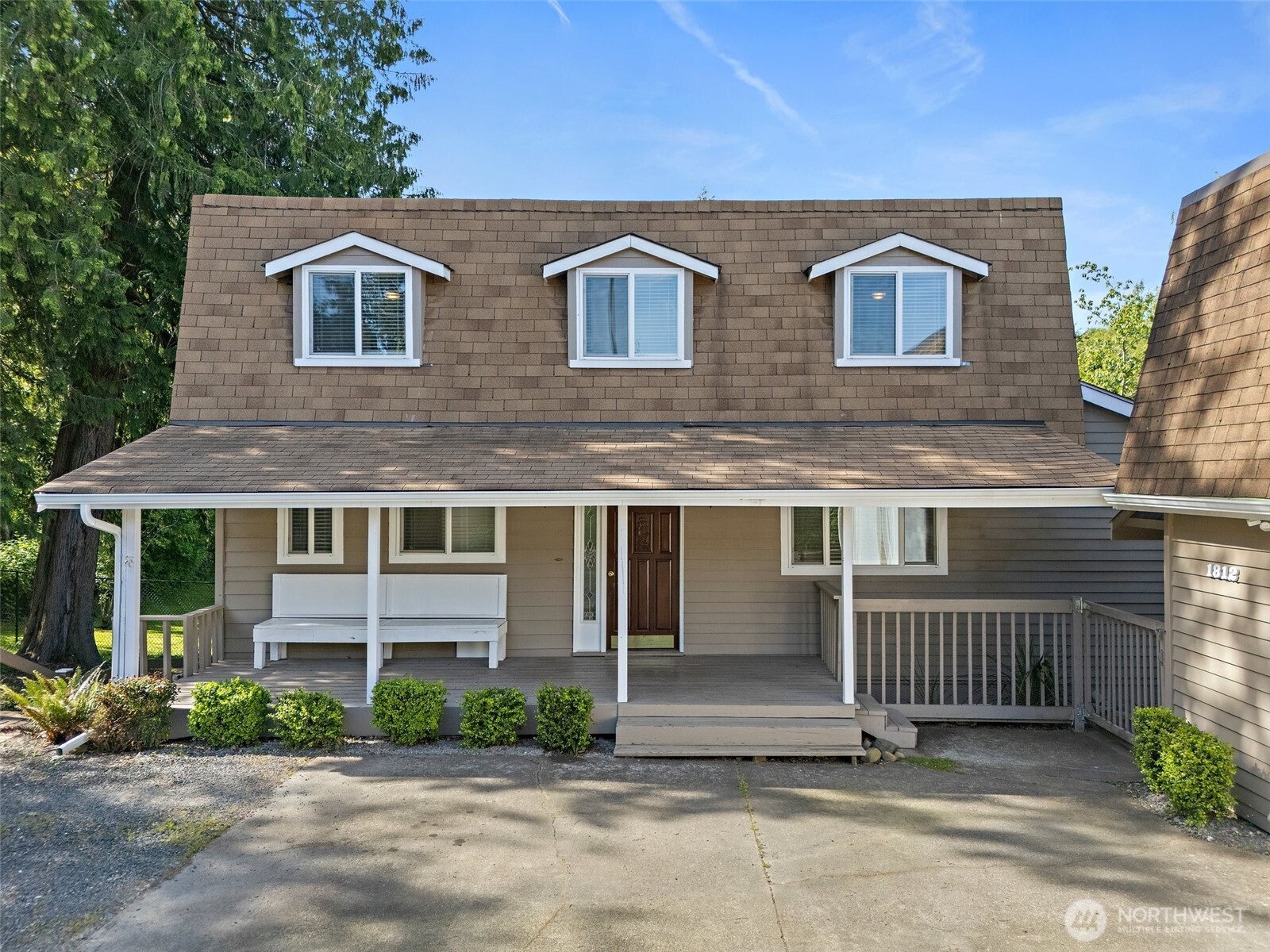 1812 5th Street SE