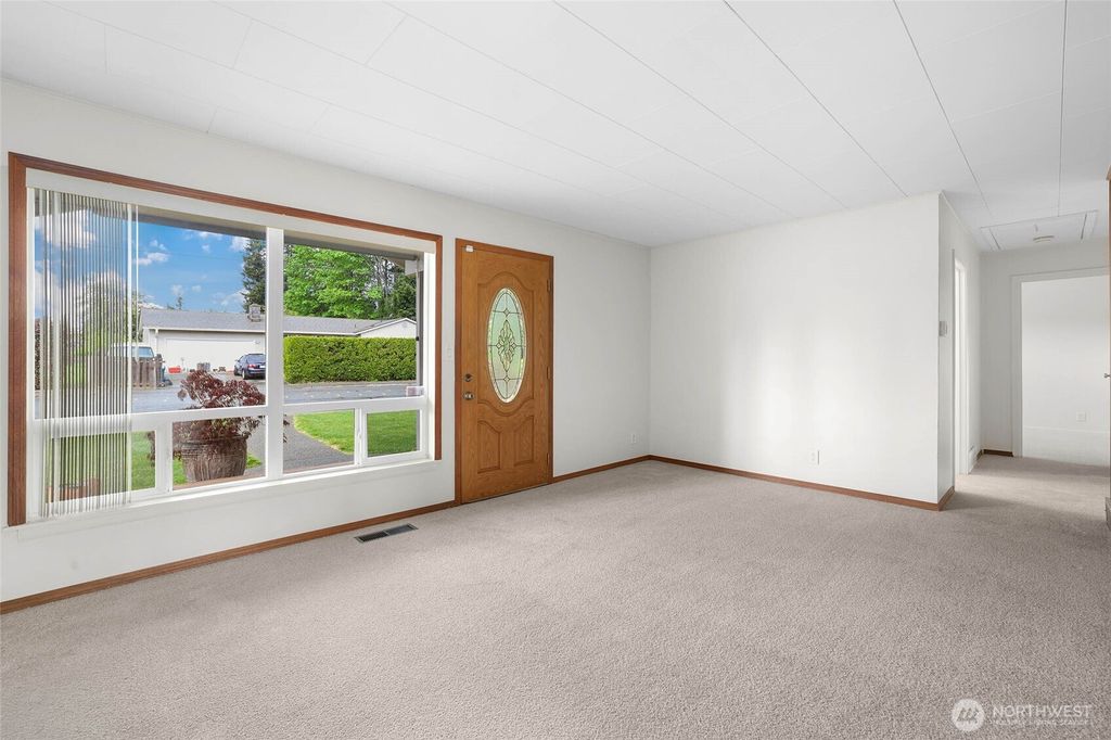 Photo of 2402 Union Avenue NE, Renton, WA 98059 (MLS # 2526766)