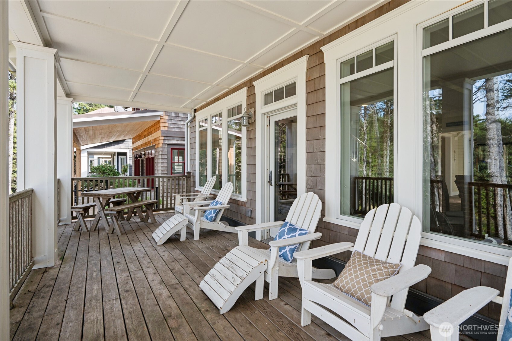 21 N Glen Lane