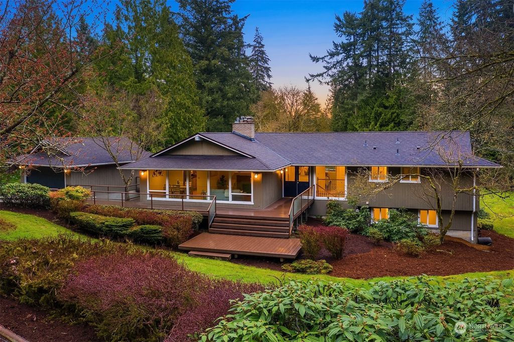 Photo of 4420 137th Avenue NE, Bellevue, WA 98005 (MLS # 2057244)