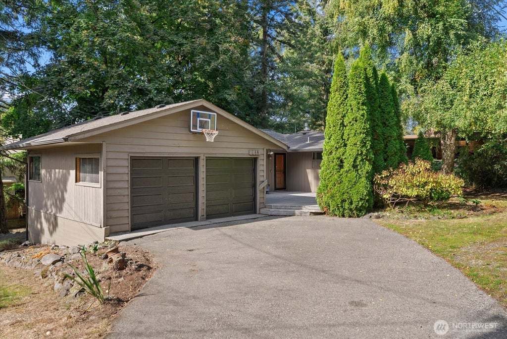 Photo of 8611 118th Ave SE AVE, Newcastle, WA 98056 (MLS # 2589064)