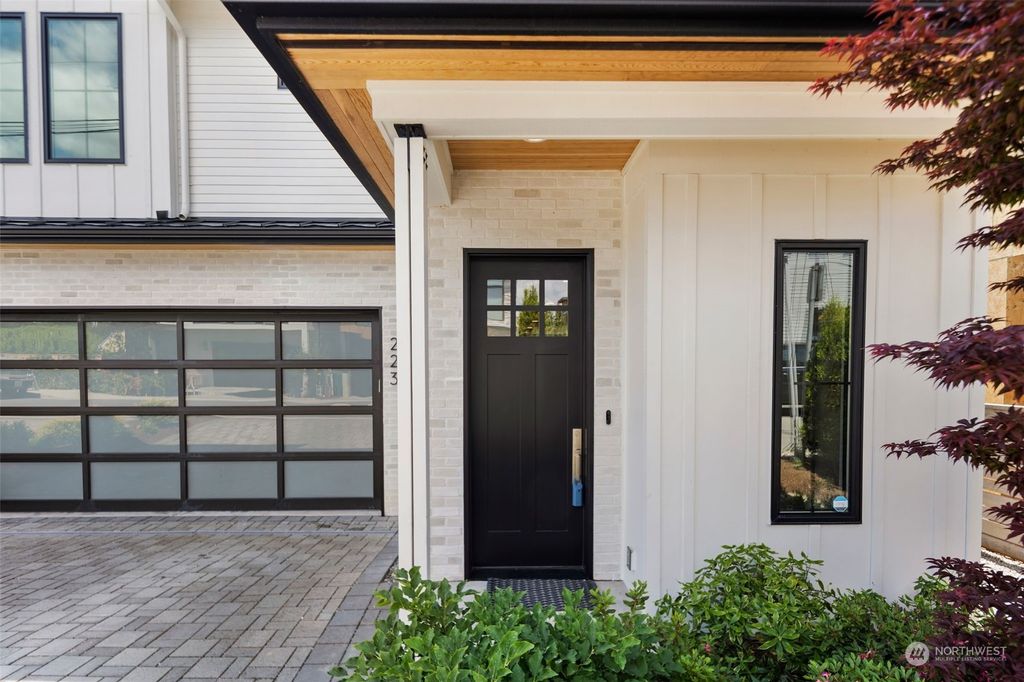 Photo of 223 3rd Avenue S, Kirkland, WA 98033 (MLS # 2075647)