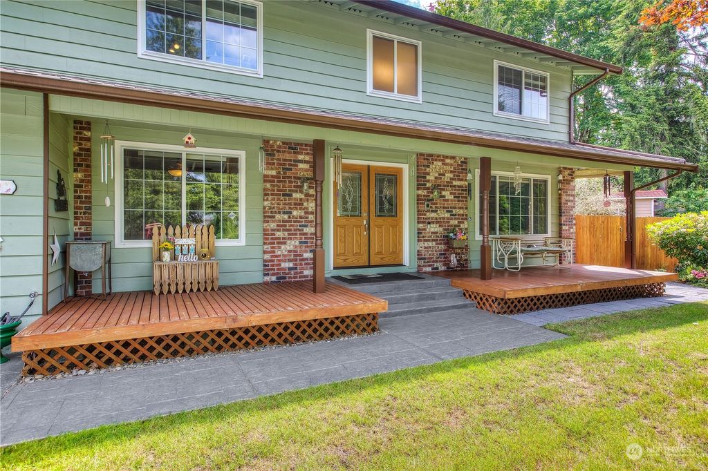 Photo of 17911 156th Place SE, Renton, WA 98058 (MLS # 2131410)