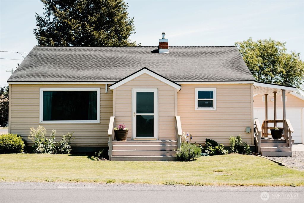 Photo of 179 S Hussey Street, Walla Walla, WA 99362 (MLS # 2511579)