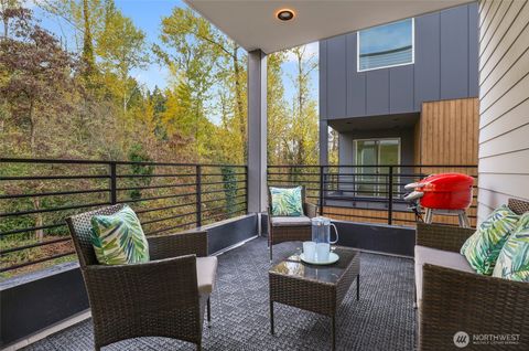 10622 E Riverside Drive Bothell WA 98011