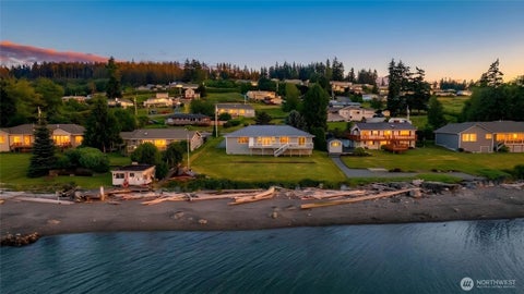 Photo of 639 E Beacon View Drive, Oak Harbor, WA 98277 (MLS # 2539626)