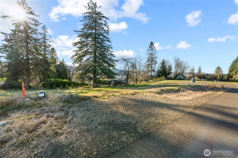 45 Sunnyfield Drive