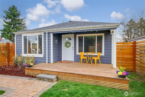 Photo of 10644 2nd Place SW, Seattle, WA 98146 (MLS # 2527210)