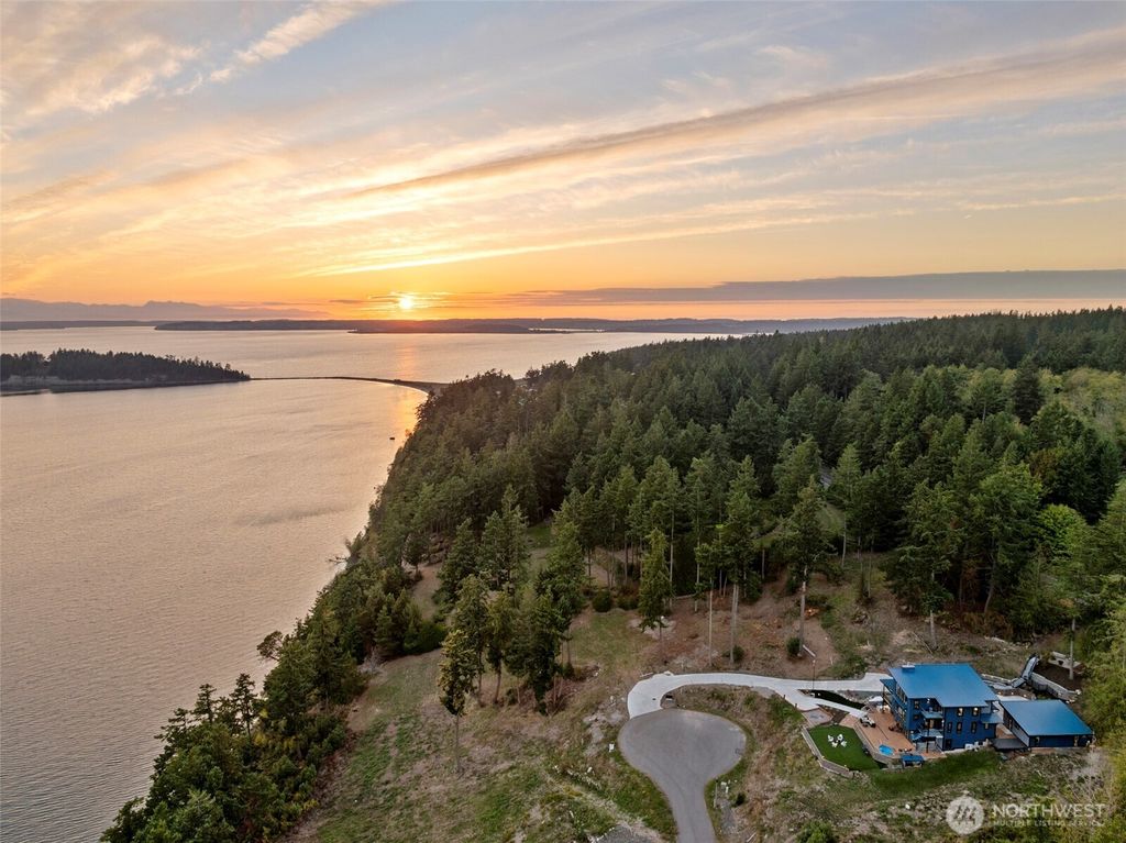 Photo of 1423 Sergios View Lane, Oak Harbor, WA 98277 (MLS # 2442067)