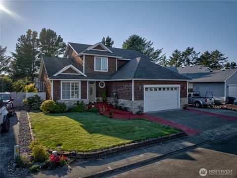 Photo of 2611 Sea Crest Avenue N, Long Beach, WA 98631 (MLS # 2423776)