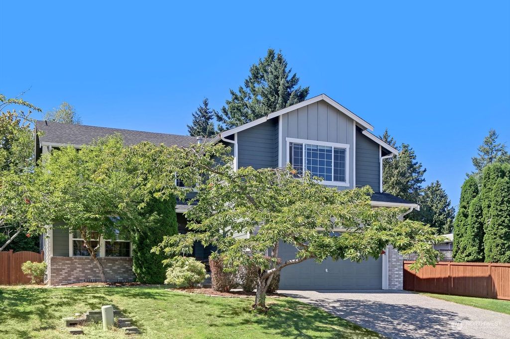 Photo of 20604 30th Avenue W, Lynnwood, WA 98036 (MLS # 2140077)