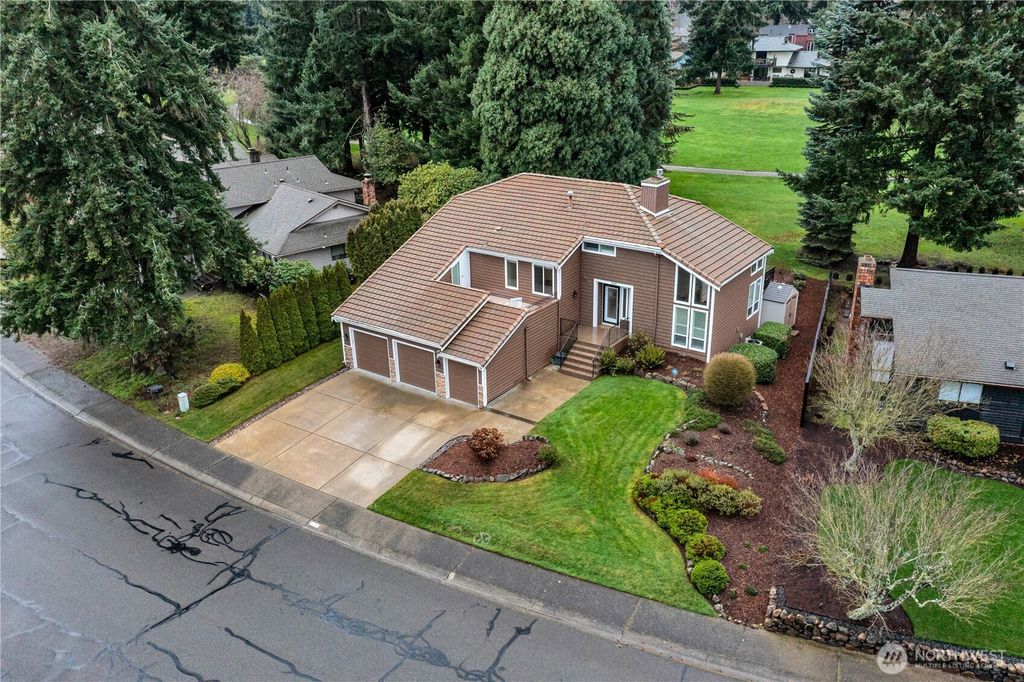 Photo of 31643 37th Avenue SW, Federal Way, WA 98023 (MLS # 2512252)